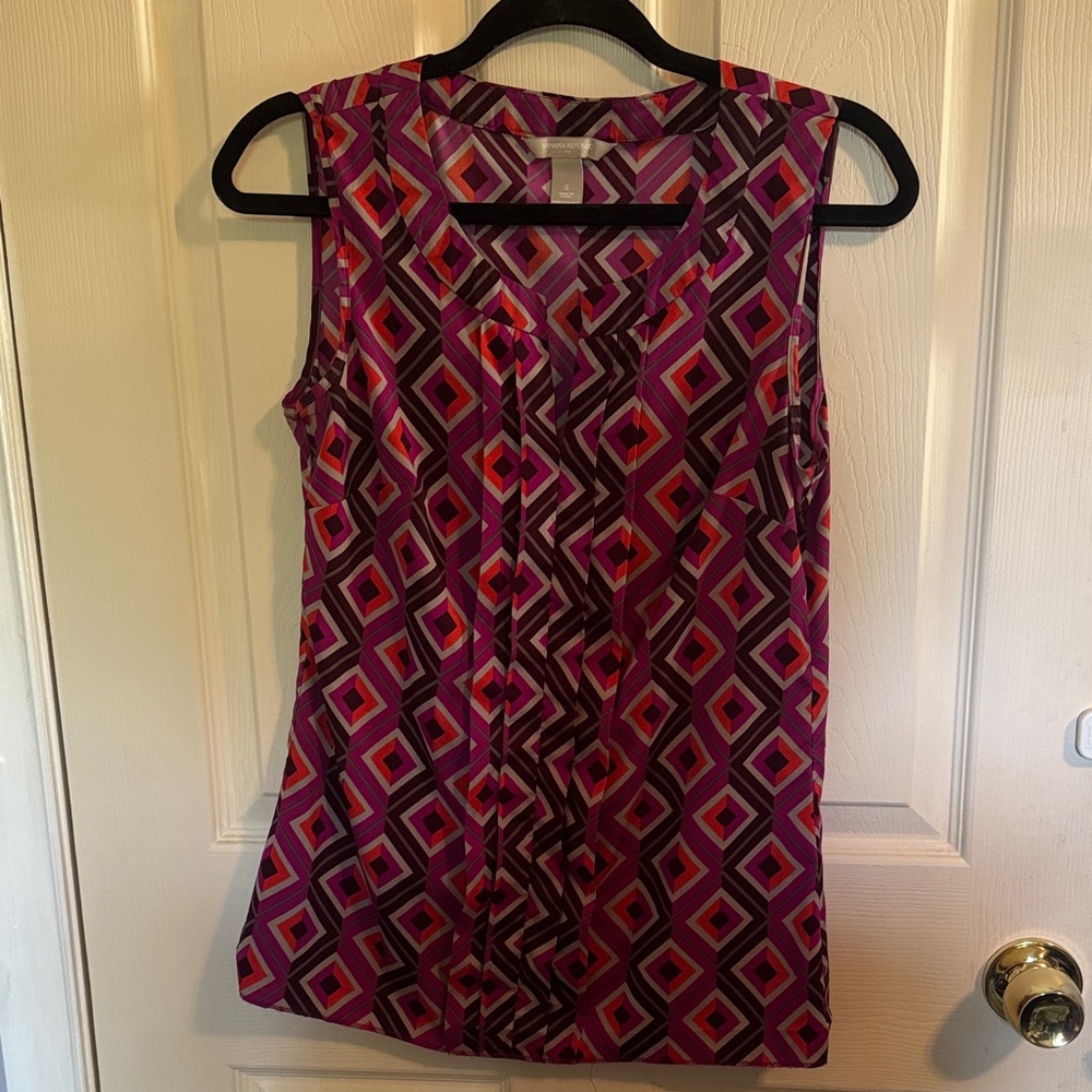 Banana Republic Geometric Patterned Sleeveless Top